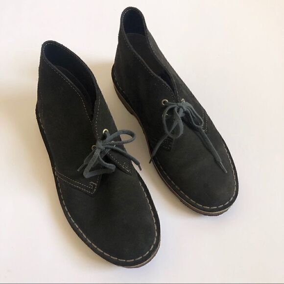 ** Clark’s ** original brown suede boots - Picture 2 of 6